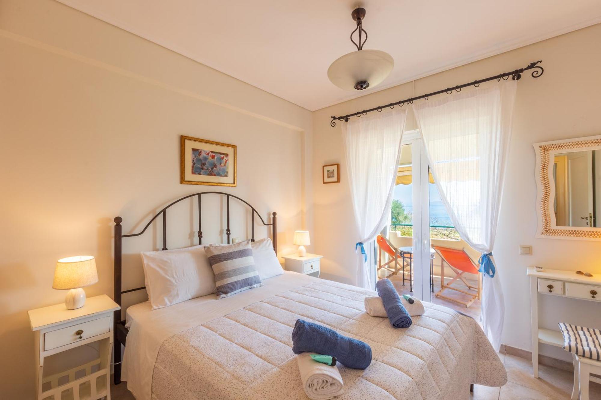 Barbati Seafront Luxury Suites 外观 照片