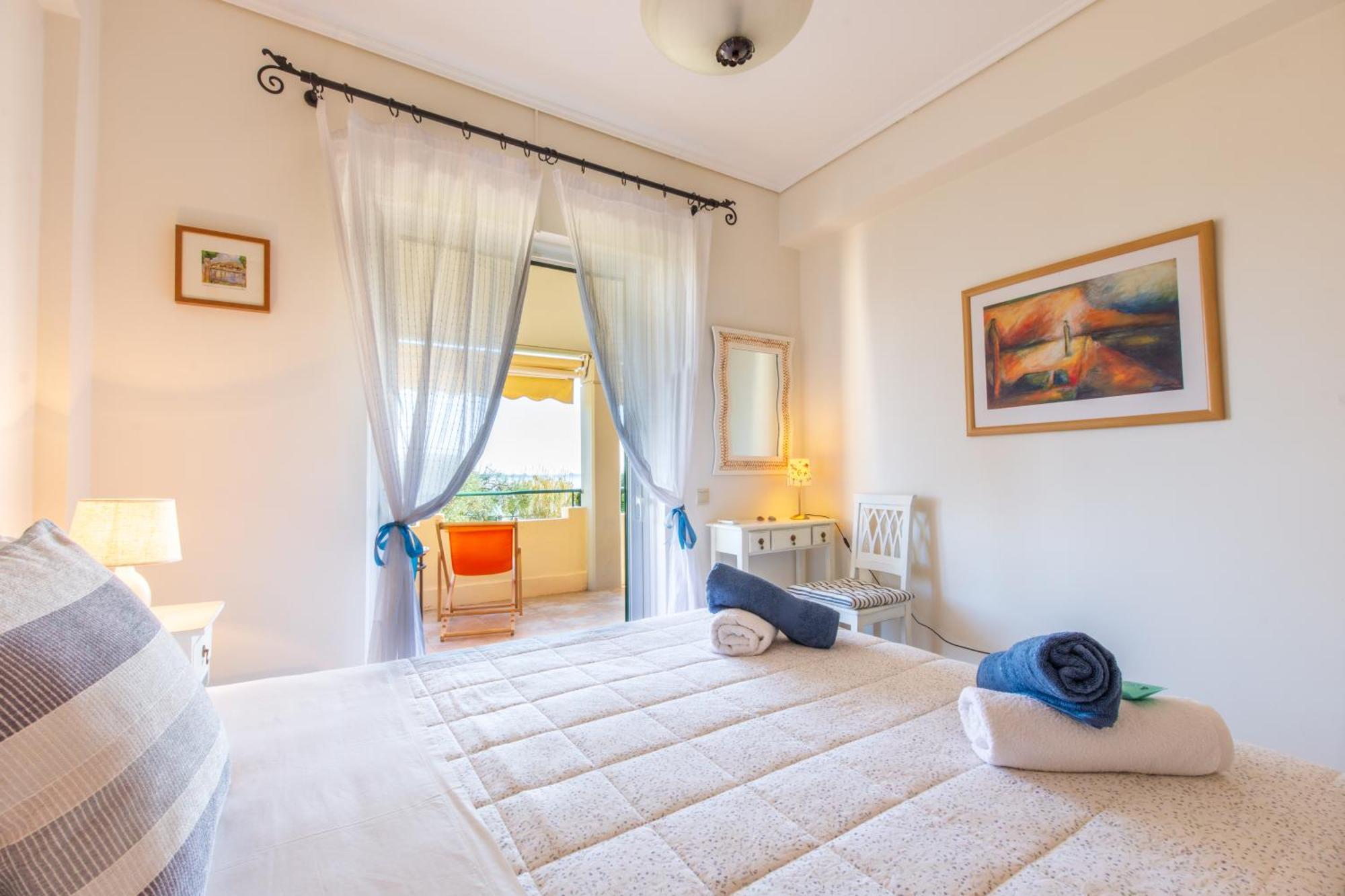 Barbati Seafront Luxury Suites 外观 照片