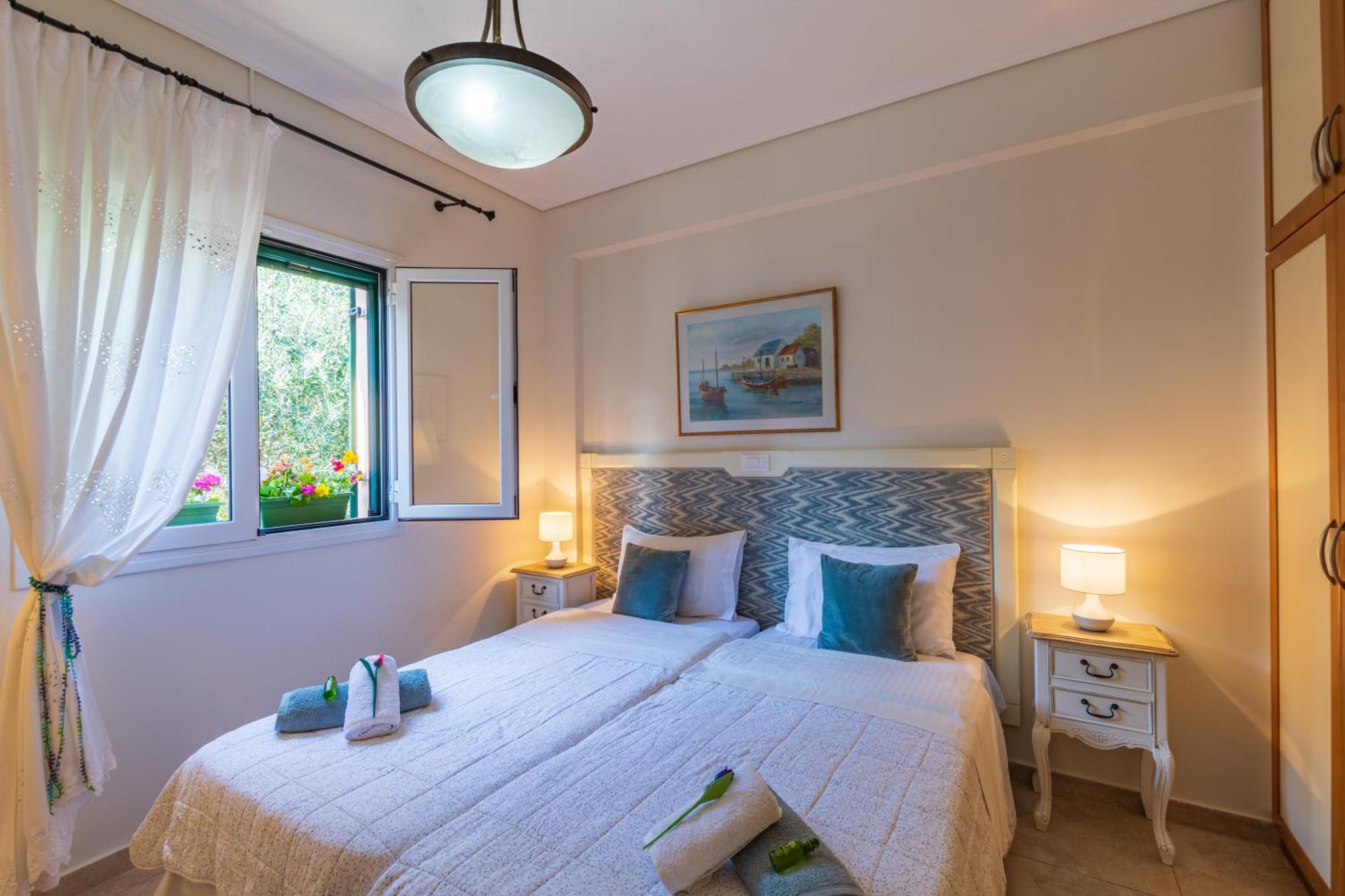Barbati Seafront Luxury Suites 外观 照片